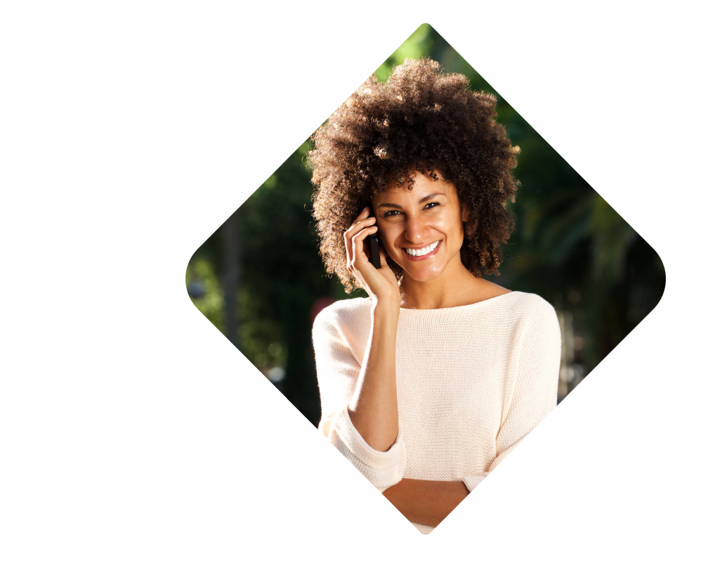 Mulher fazendo o treinamento de profissional de digitação da impulse